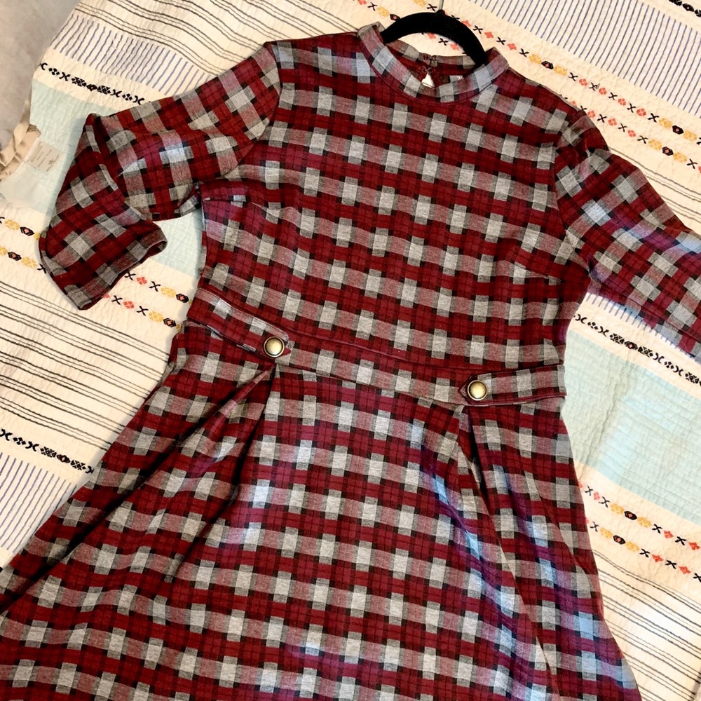 ModCloth plaid dress, perfect for the holidays!😊